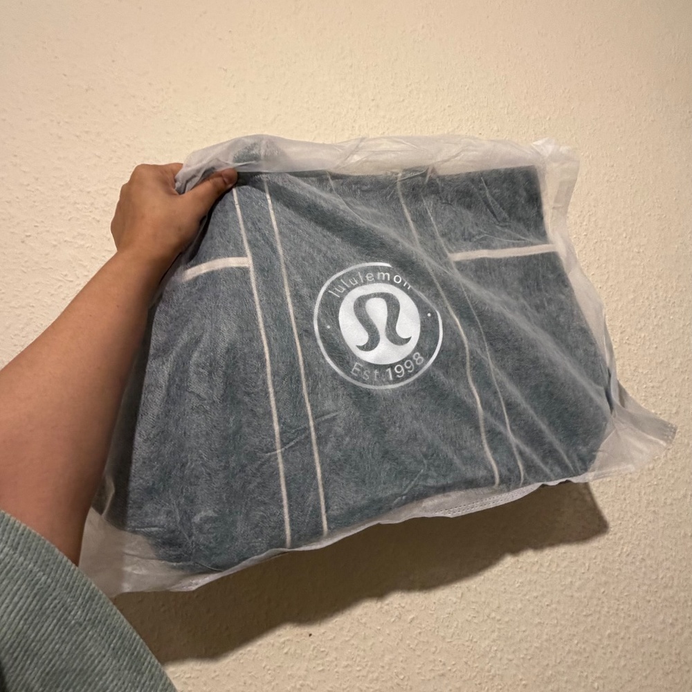 Lululemon Tote Bag - Picture 4 of 11